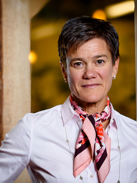 Carola Laven_16:9.jpg