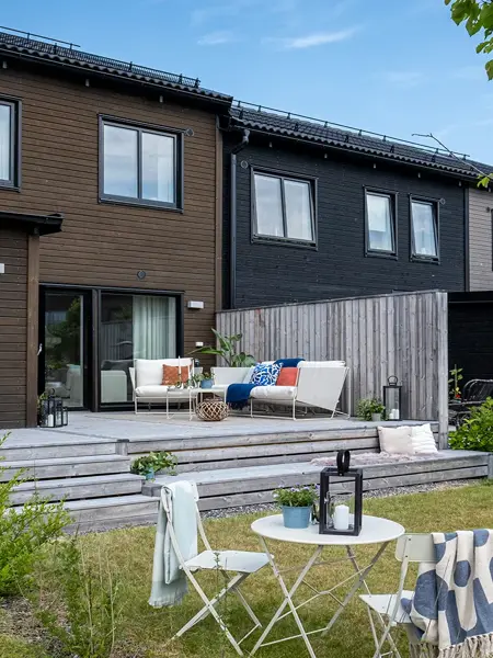nacka_altadalen_skogsglantan_exteror_terass_baksida.webp