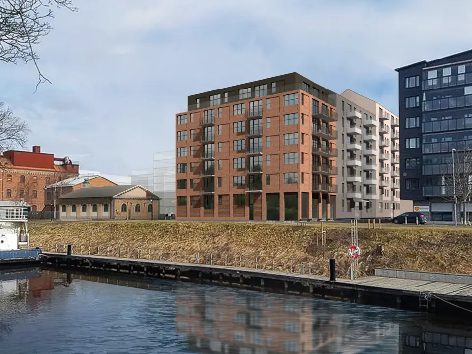 En båt ligger ankrad vid Skeppskajen i Uppsala.
