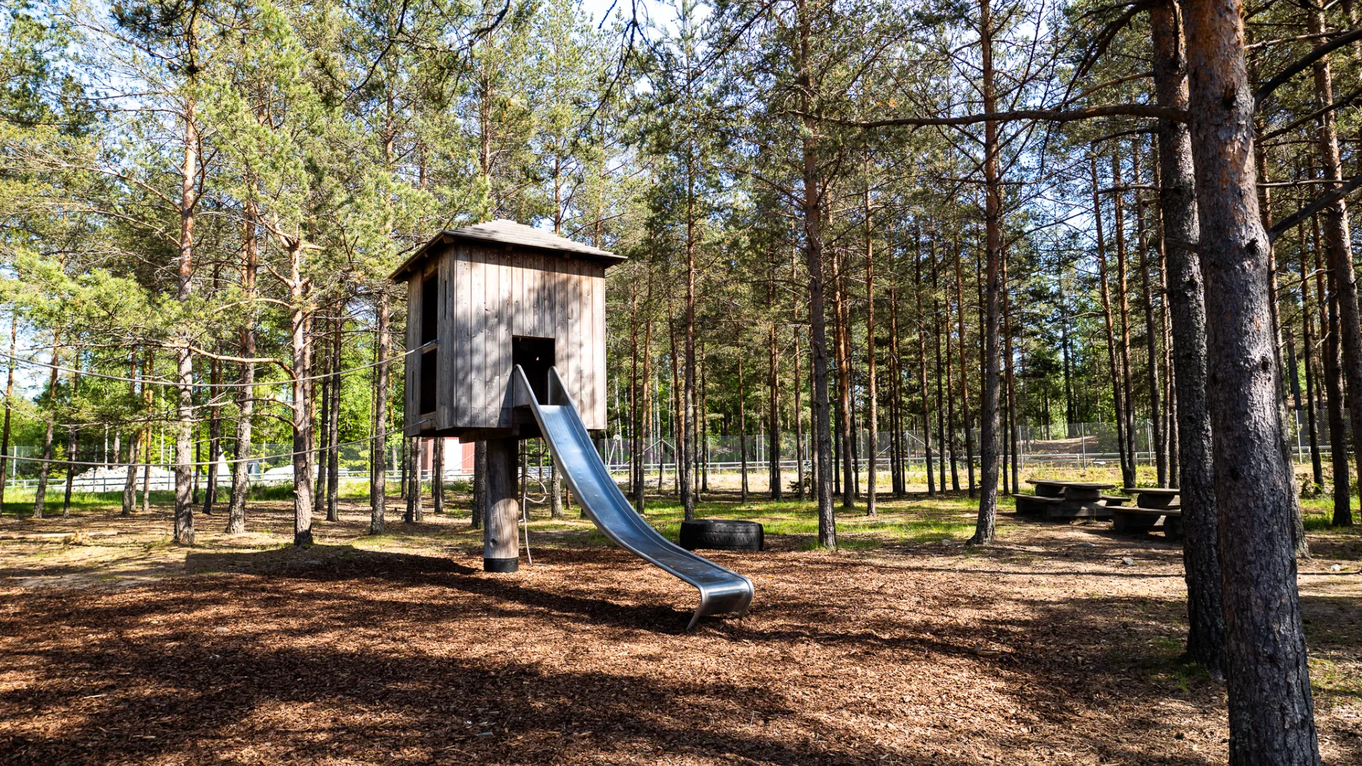 ikano-bostad_stockholm-nacka-altadalen_skogsglantan_ruschkana_lekplats.webp